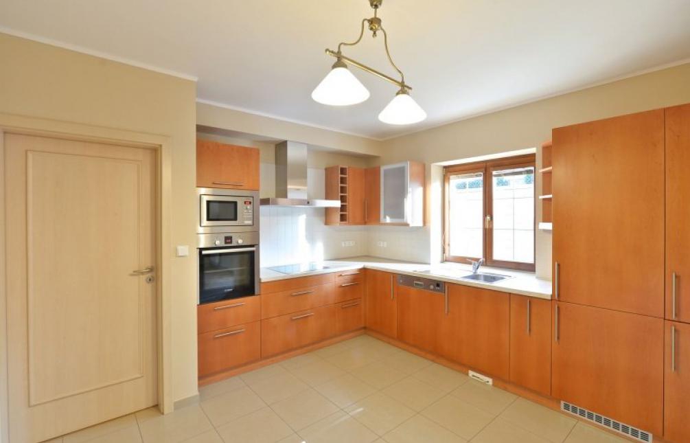 DUM K PRONÁJMU,  Praha 6 - Nebušice