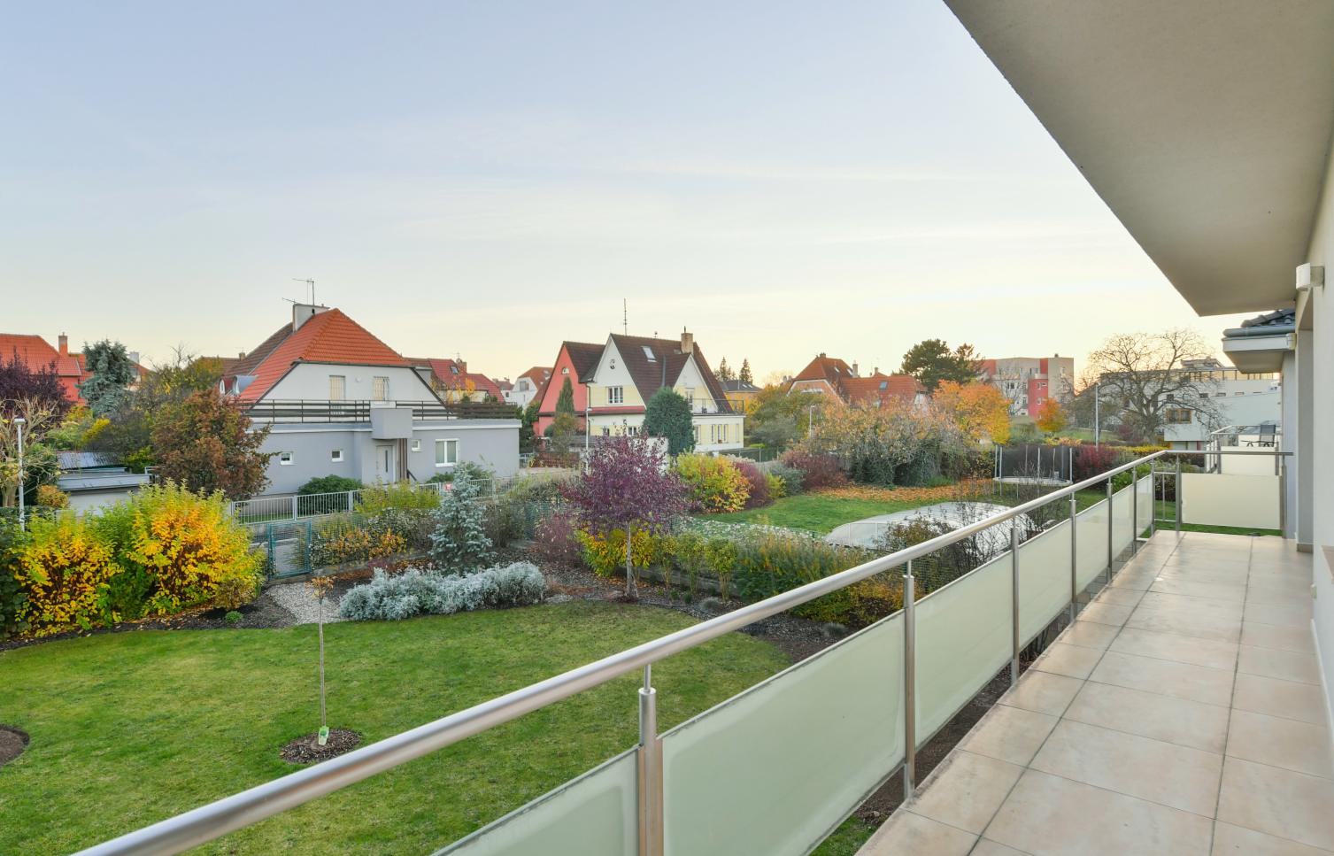 DŮM K PRONÁJMU, ul. Rozdělovská, Praha 6