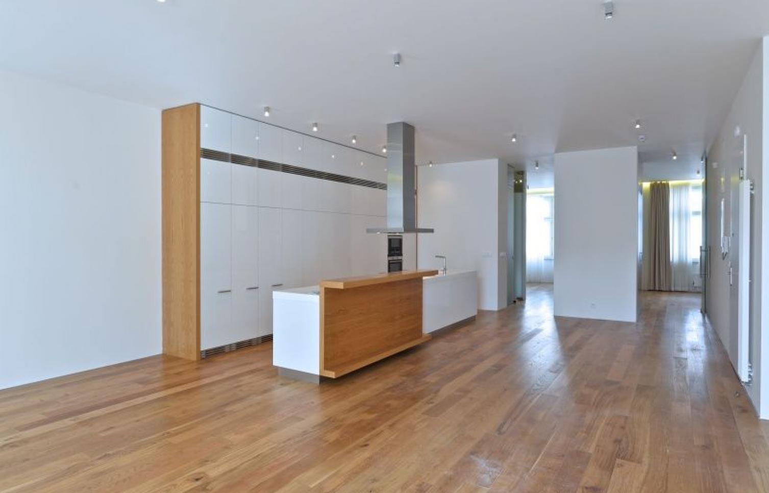 BYT K PRONÁJMU, ul. Laubova, Praha 3 - Vinohrady