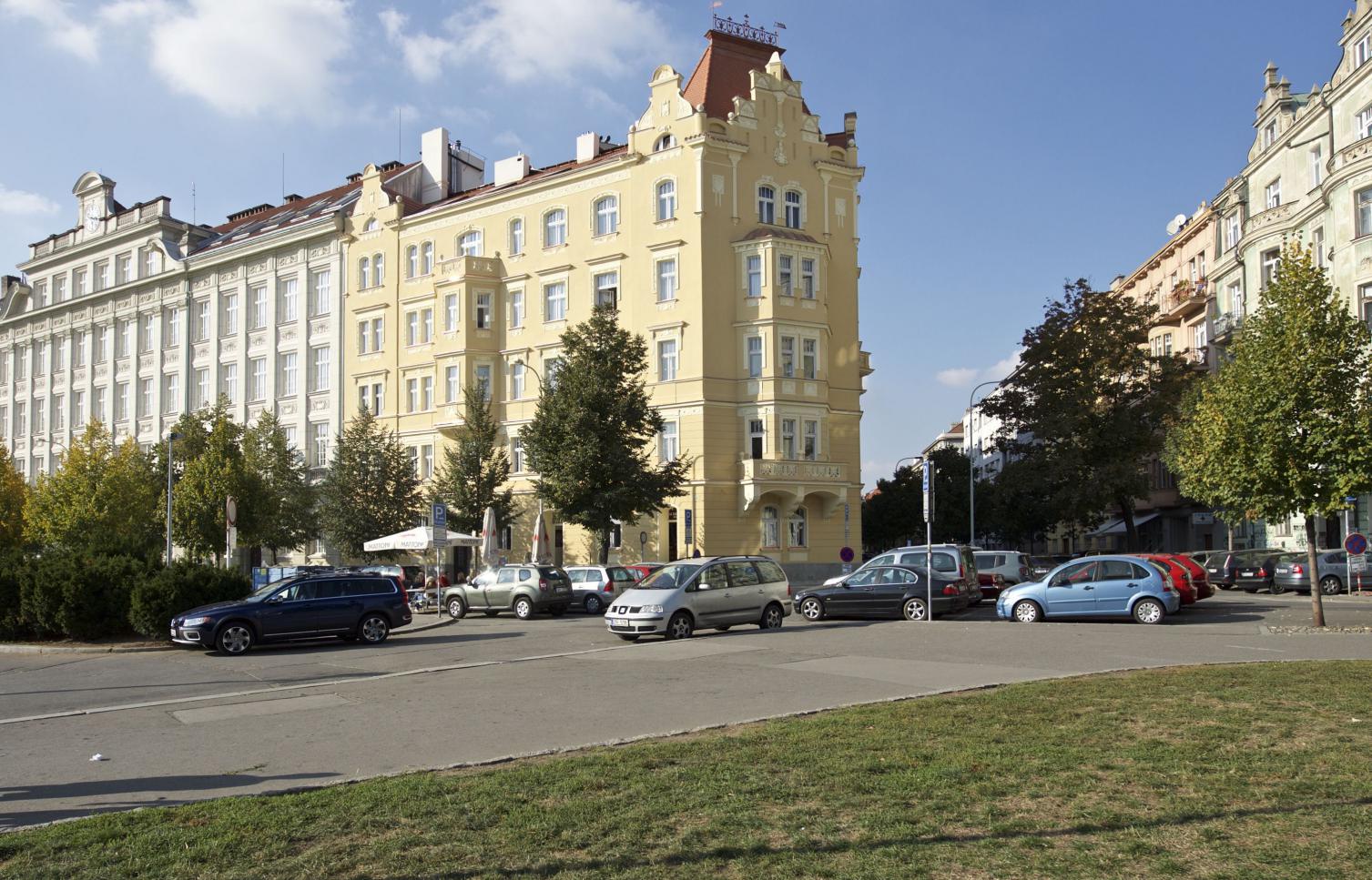 APARTMENT FOR RENT, square Jiřího z Poděbrad, Praha 3 - Vinohrady