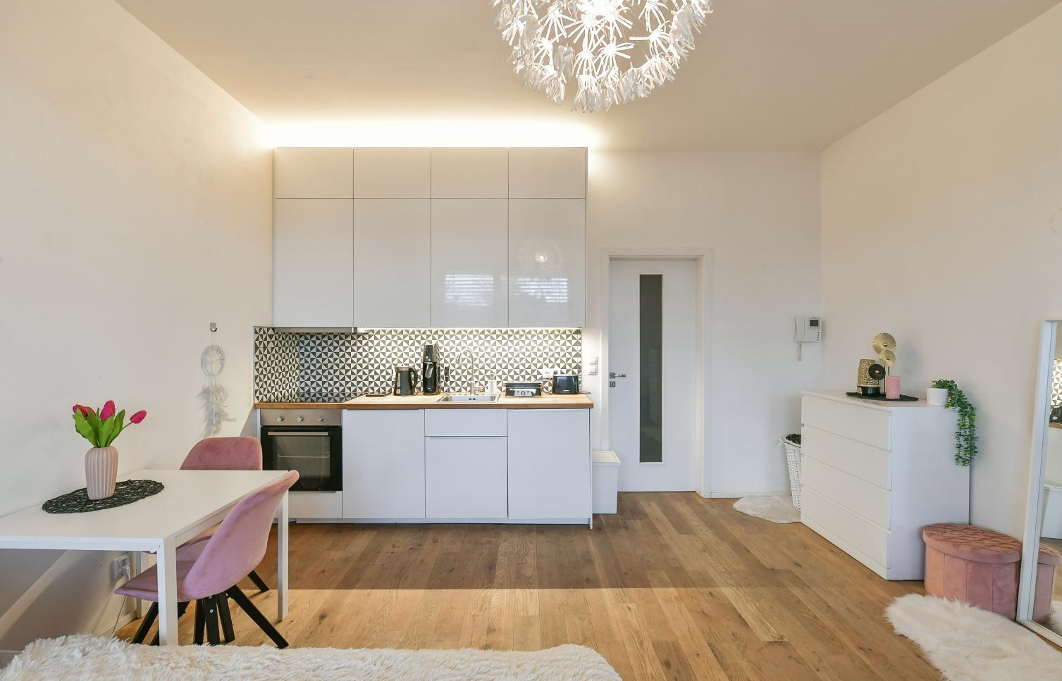 APARTMENT FOR SALE, street V Olšinách, Praha 10