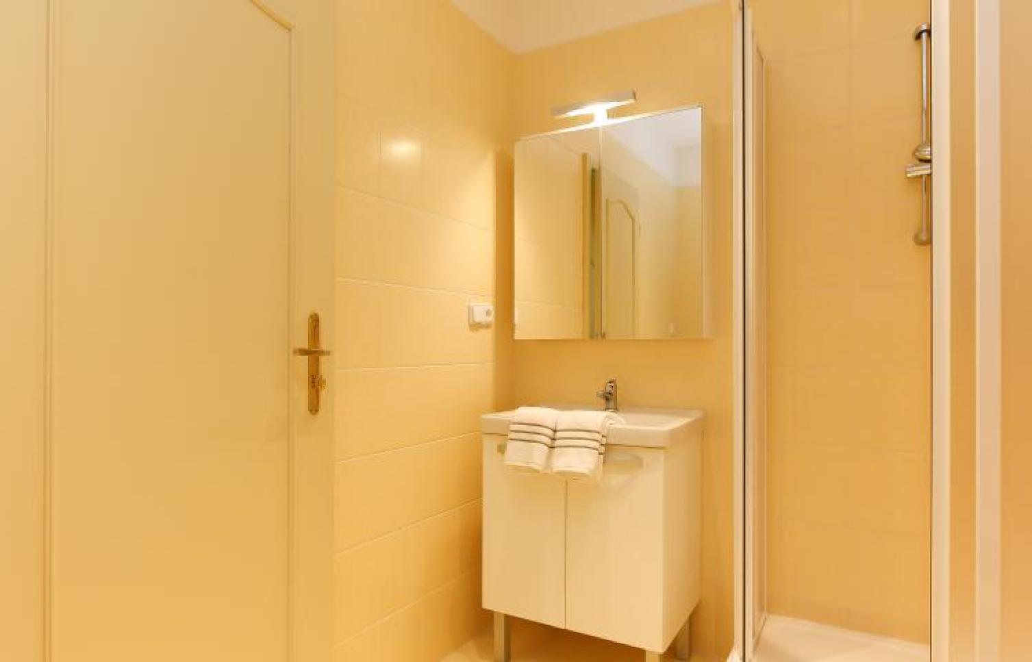 BYT K PRONÁJMU, ul. Máchova, Praha 2 - Vinohrady