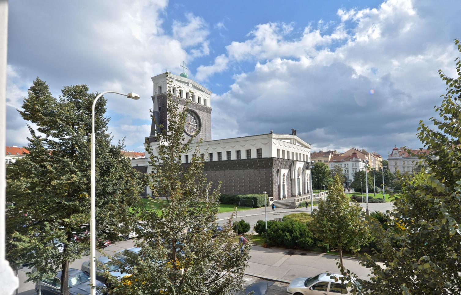 BYT K PRONÁJMU, Náměstí Jiřího z Poděbrad, Praha 3 - Vinohrady