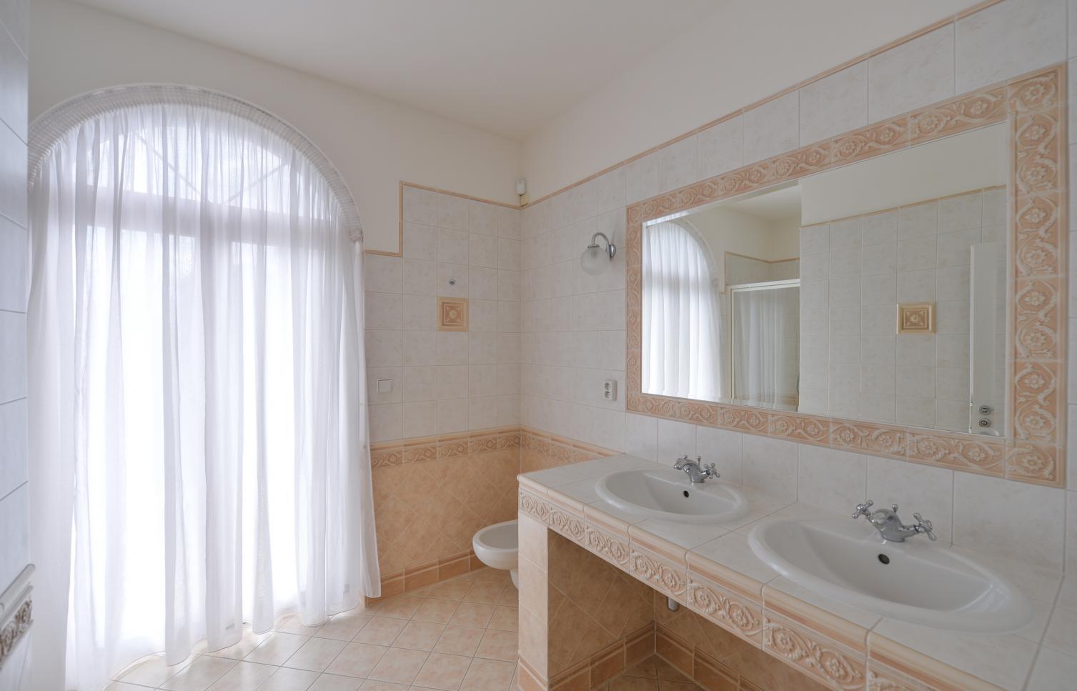 DŮM K PRONÁJMU, ul. Nebušická, Praha 6 - Nebušice